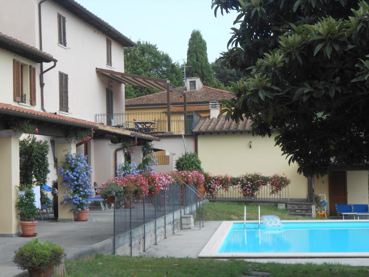 Residence Il Vigneto Lari Esterno foto