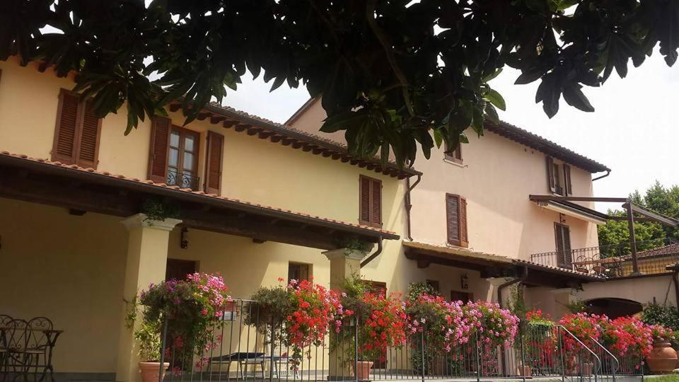 Residence Il Vigneto Lari Esterno foto